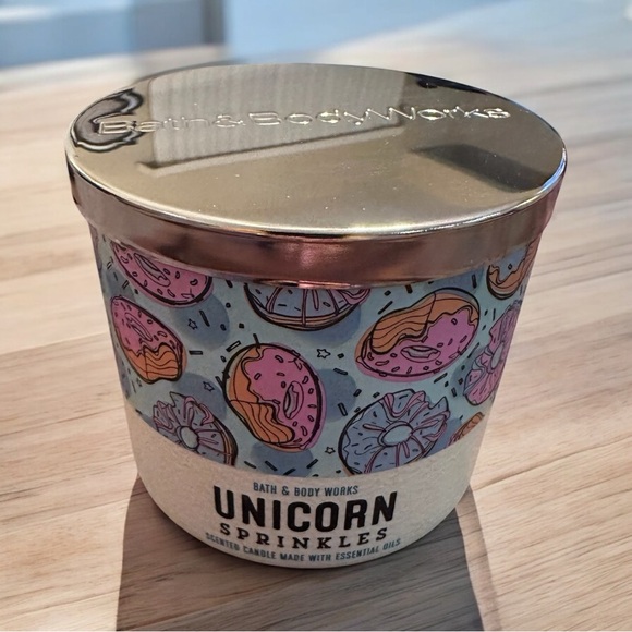 Bath & Body Works Unicorn Sprinkles Candle 3 Wick - Picture 4 of 4